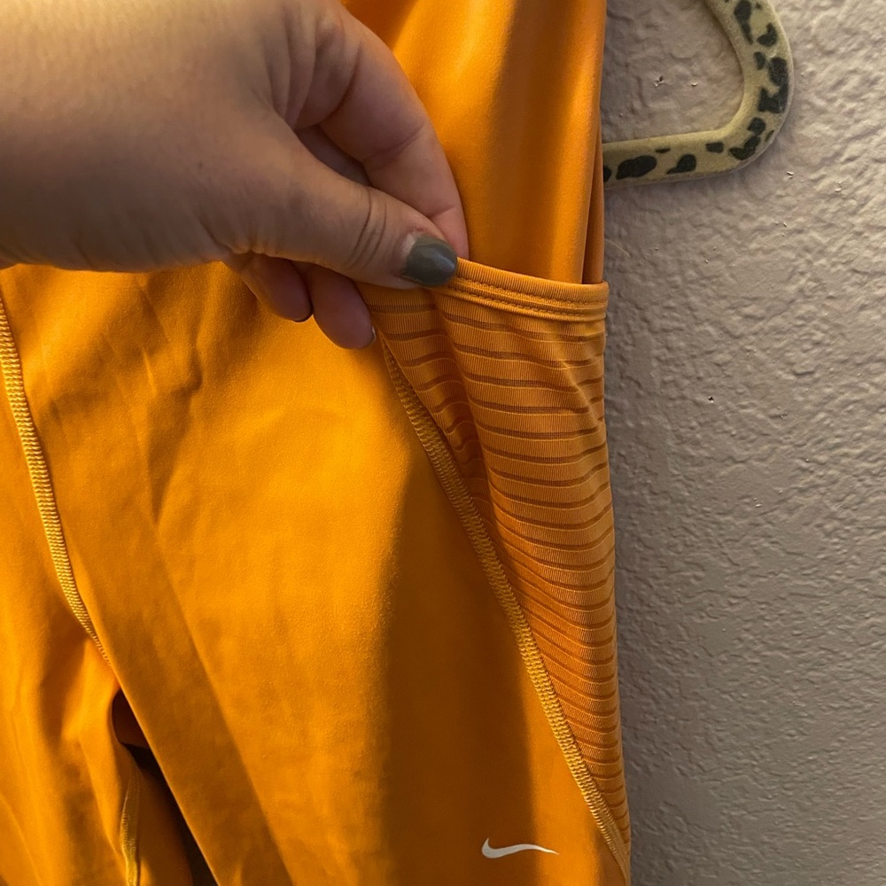NIKE pro leggings - size L - Picture 5 of 5